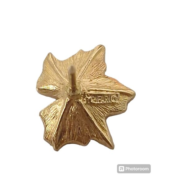 Vintage Trifari Gold Tone Maple Leaf Pin/ Tac Pin 1/2" - Picture 2 of 7